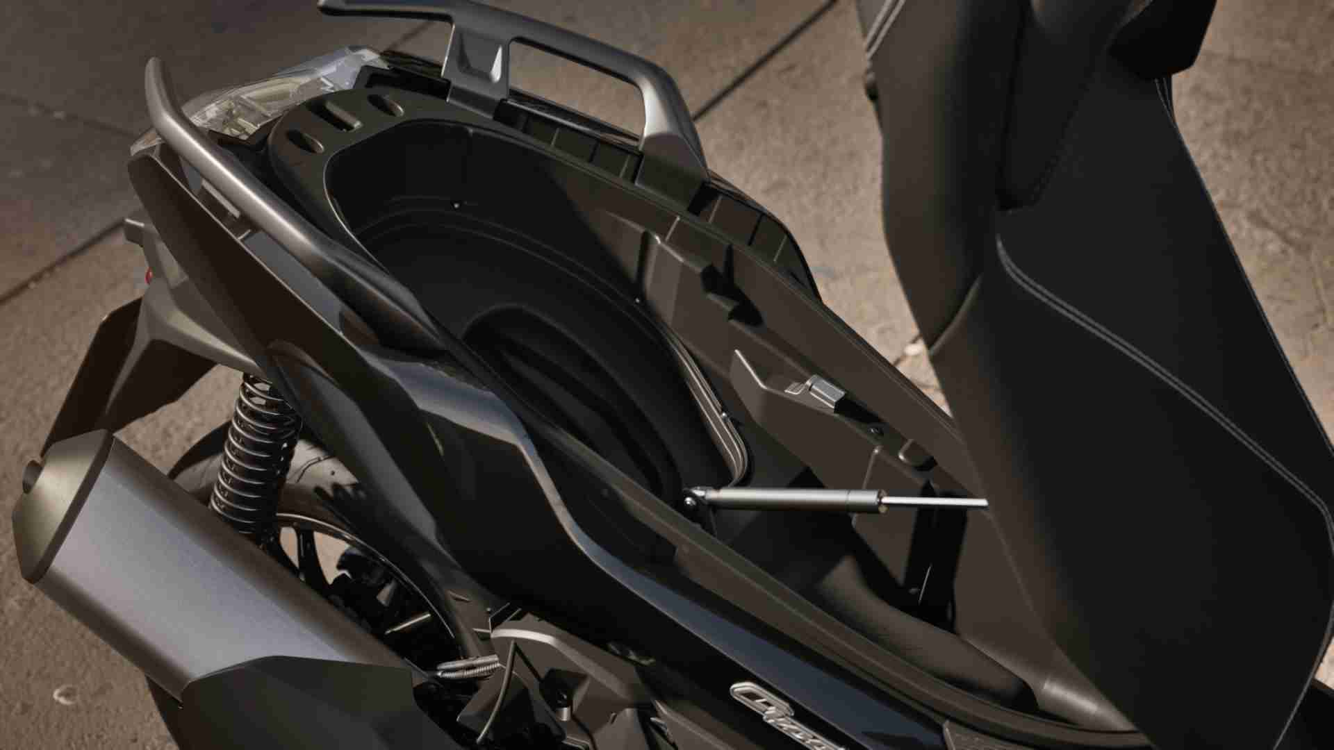 BMW C 400 GT Opbergruimte