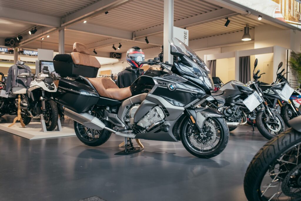 K 1600 GTL in de showroom van M&M Inghelbrecht